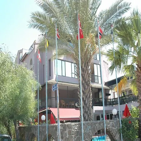 Apart Otel Tropic Marina