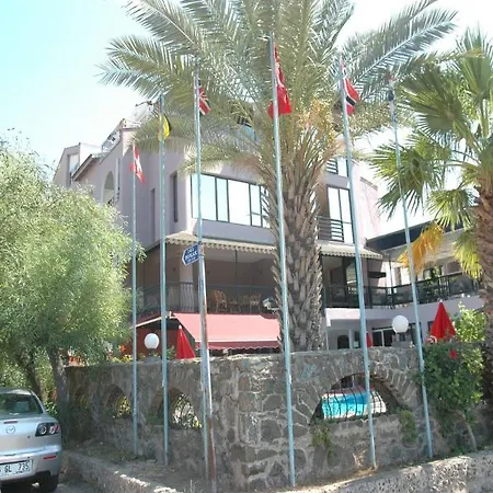 Apart Otel Tropic Marina 2*