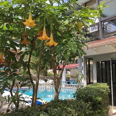 Tropic Marina Apart Otel 2*