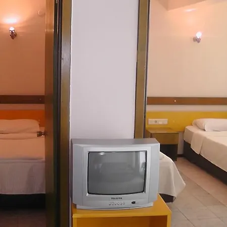 Apart Otel Tropic Marina